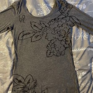 AE Gray Floral Top Size Small